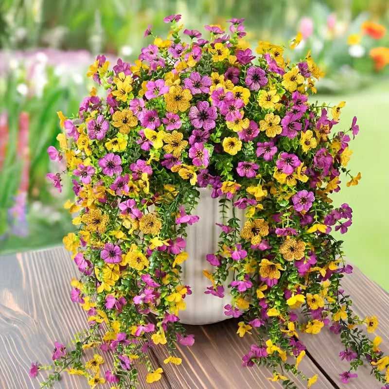 🌿 Cascading daisies & eucalyptus – UV resistant, always in bloom! ☀️