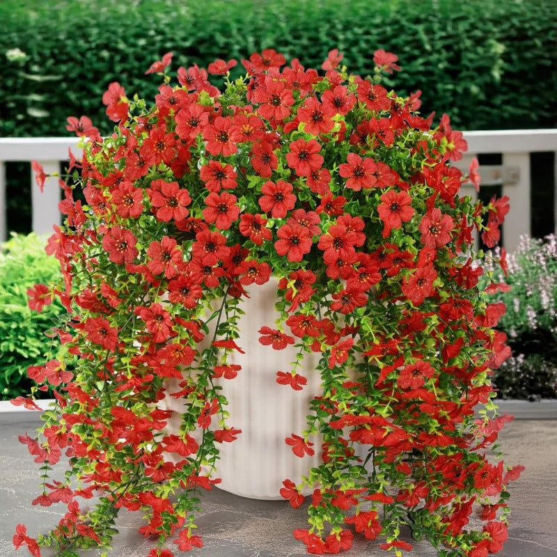 🌿 Cascading daisies & eucalyptus – UV resistant, always in bloom! ☀️