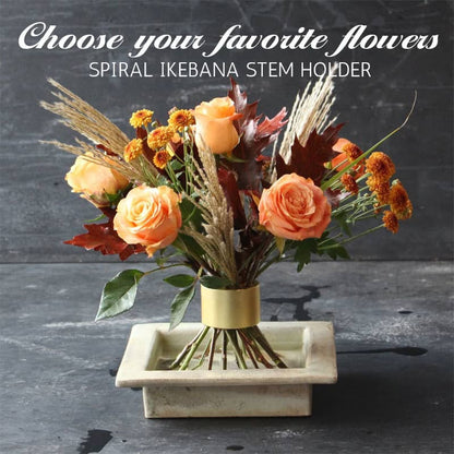 🌸 Perfect flower arrangement every time – spiral holder keeps stems exactly where you want them! 🌀