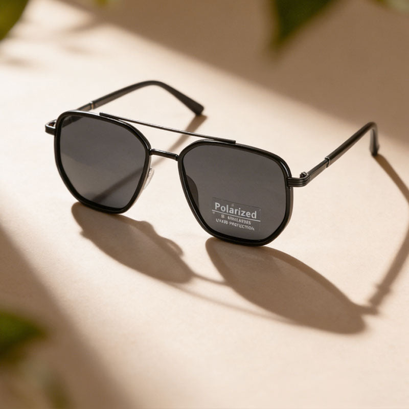 🕶️ Look sharp, see clearly – polarized shades that protect your eyes in style! 😎