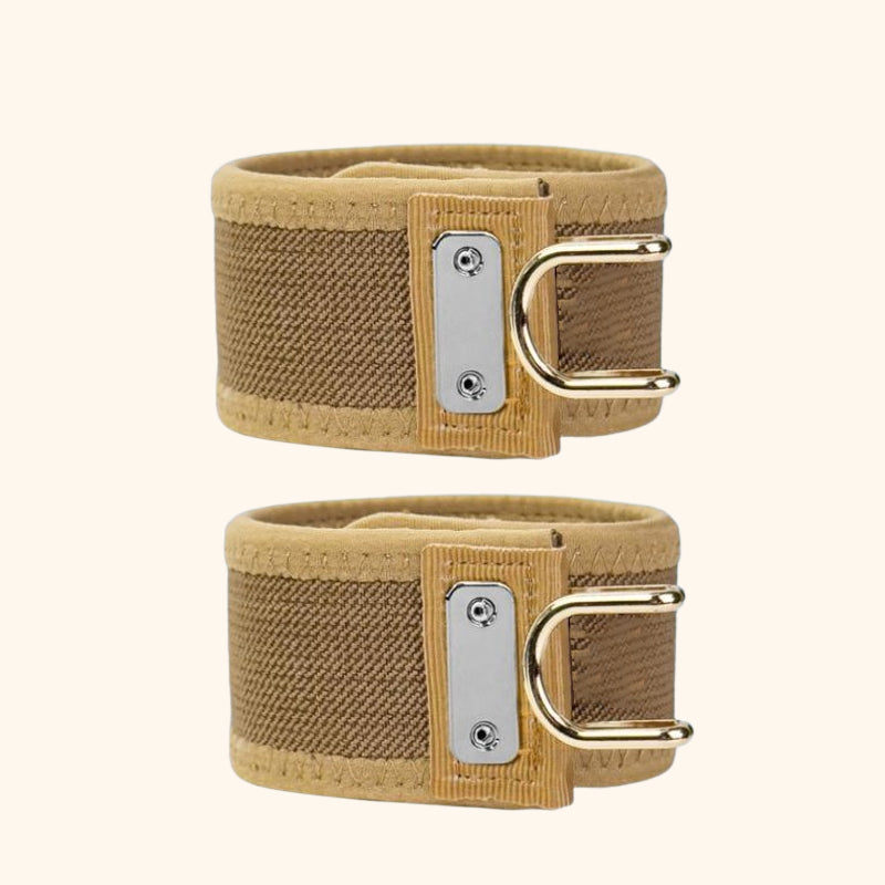 🤵🙌 Buckle-free belt hook – bid farewell to bulky buckles and restrictive fastenings. 👖