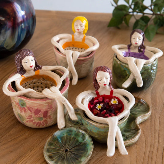 🏺☕ Ceramic Tea Strainer Lady — Handmade‑Style Loose Leaf Infuser with Sculptural Charm