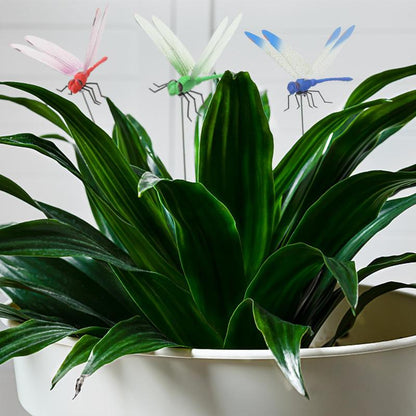 🦟 Realistic dragonfly that scares away pests – clips onto any rod or pole! 🌿